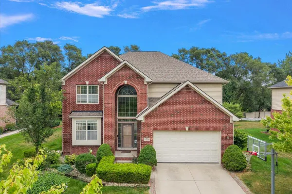 24354 AMANDA LN