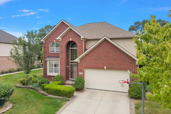 24354 AMANDA LN