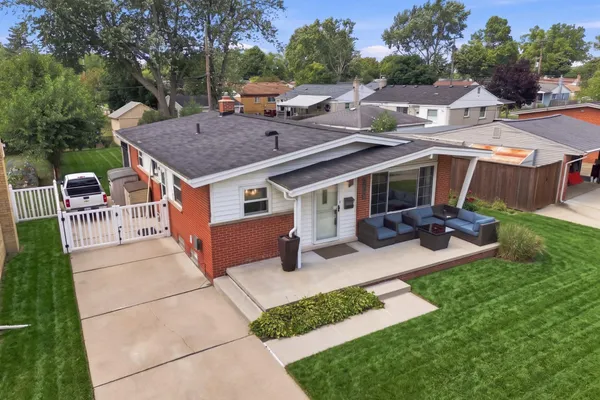 1333 N SELFRIDGE BLVD