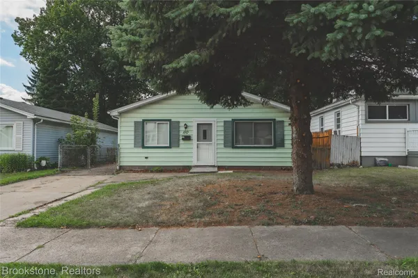 110 E CORNELL AVE