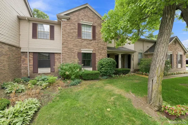 29690 PINE RIDGE CIR