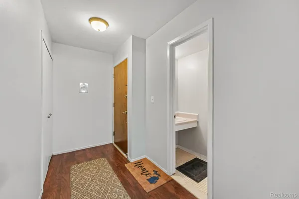 1683 RIVERSIDE DR 2