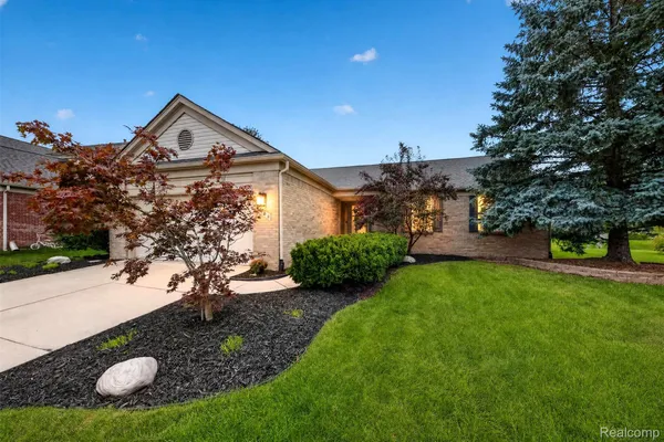 4240 SHERWOOD CIR