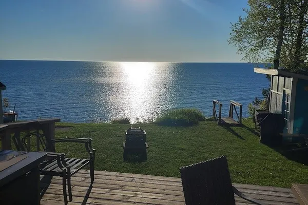 5824 LAKESHORE RD