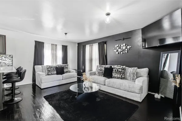 241 TUCKER ST