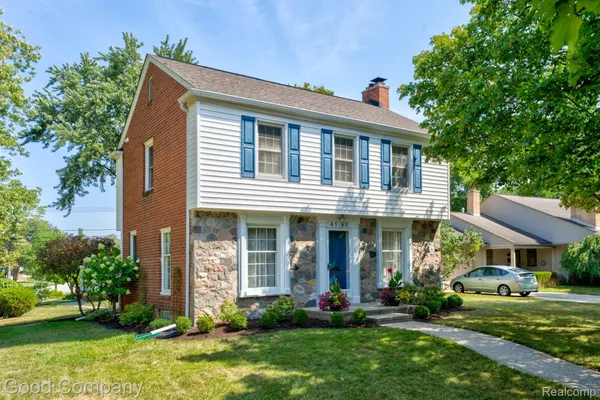 4190 ARLINGTON DR