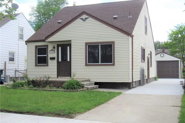 2099 CLEVELAND AVE