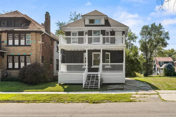 637 MANISTIQUE ST
