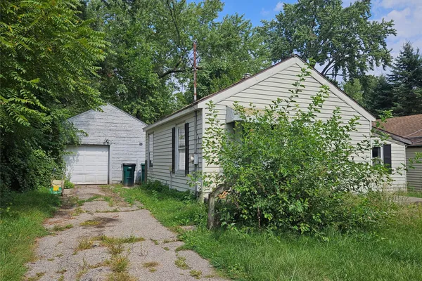 1334 MARQUETTE ST