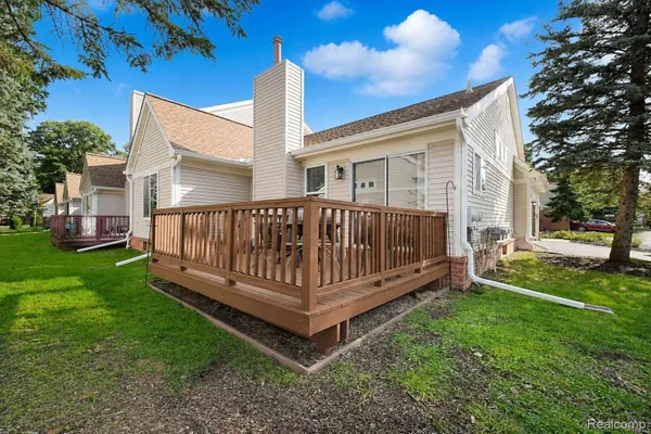 6355 SHEPPARD DR 92