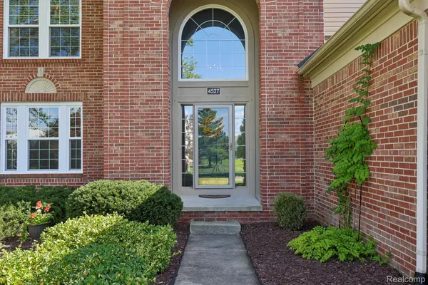 4527 TIMBERLINE DR