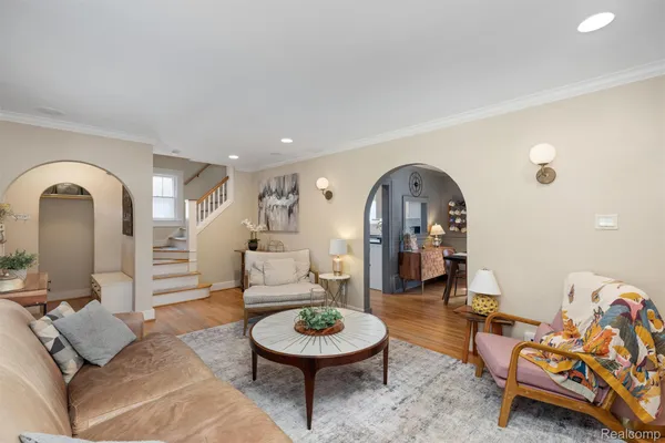 1208 VILLA RD