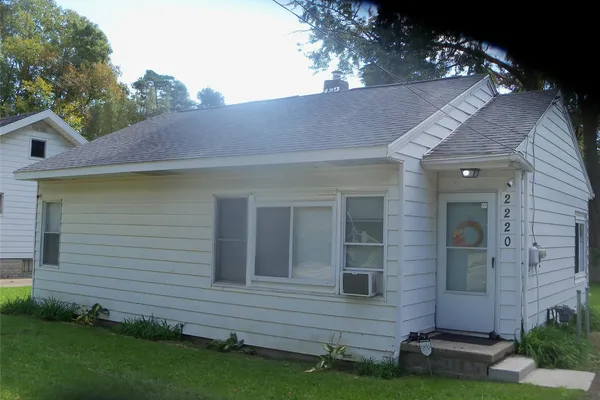 2220 E BRISTOL RD