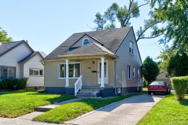 520 E MUIR AVE