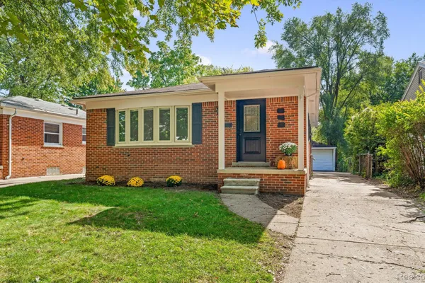 642 LINCOLN AVE