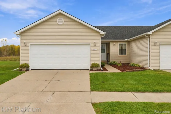 237 QUAIL DR
