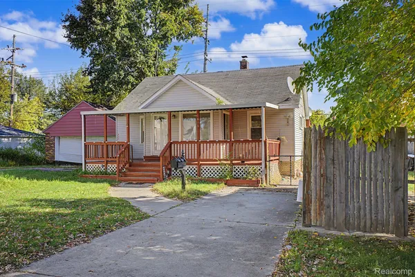 6890 GREENVIEW AVE