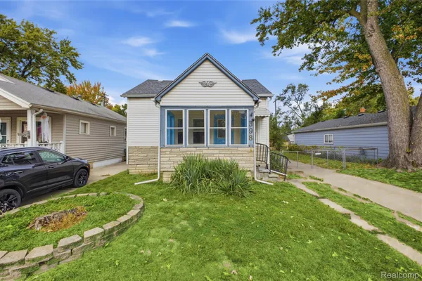 398 W GOULSON AVE