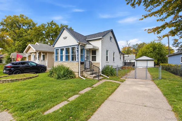 398 W GOULSON AVE