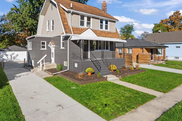 22045 ELMWOOD AVE