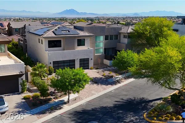2790 LA BELLA CT