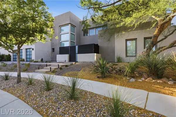2790 LA BELLA CT