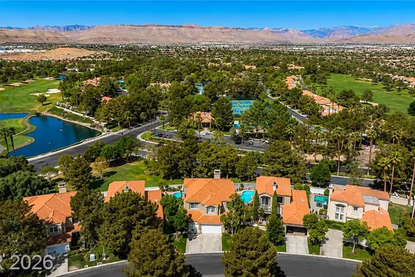 8244 HORSESHOE BEND LN