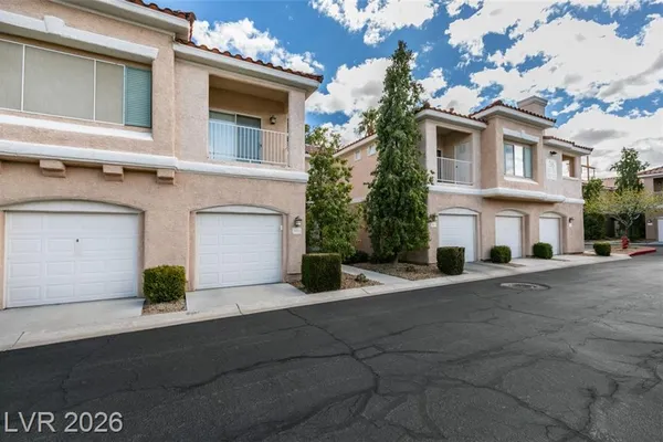 251 S GREEN VALLEY PKWY 3812
