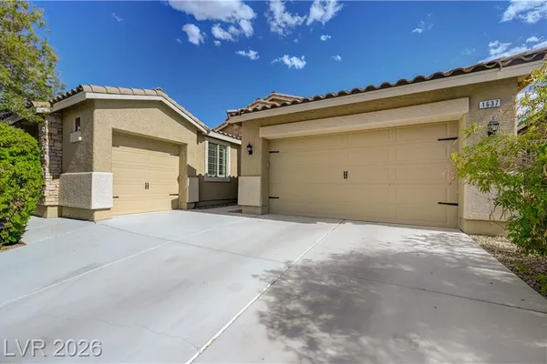 1637 BLUE CLIFFS AVE