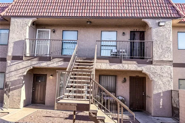 4300 N LAMONT ST 281