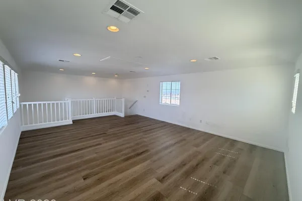 6522 DITMARS ST