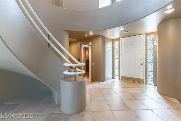 8240 HORSESHOE BEND LN
