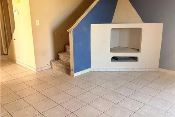 301 LAKEVIEW DR