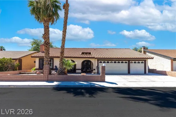 1929 ROCKLEDGE DR
