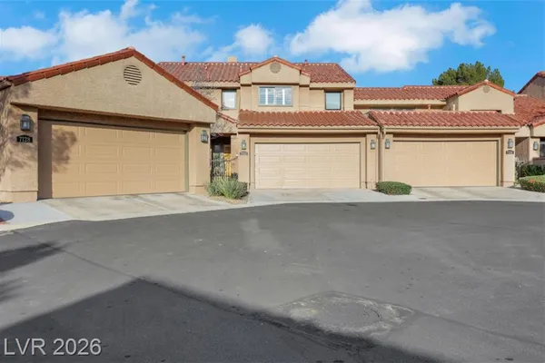 7132 MISSION HILLS DR