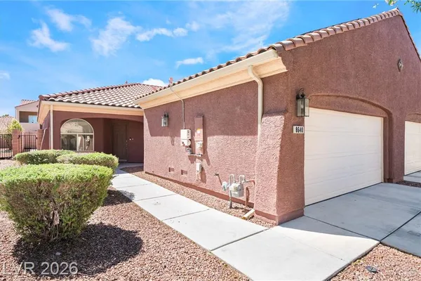 8640 DEERING BAY DR