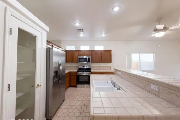 4433 EL PRESIDIO DR