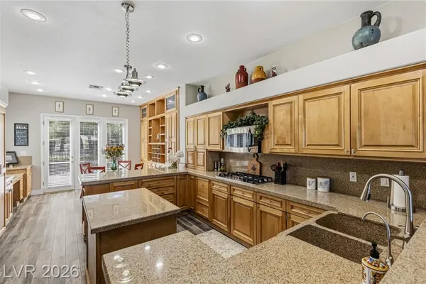 8060 CASTLE PINES AVE