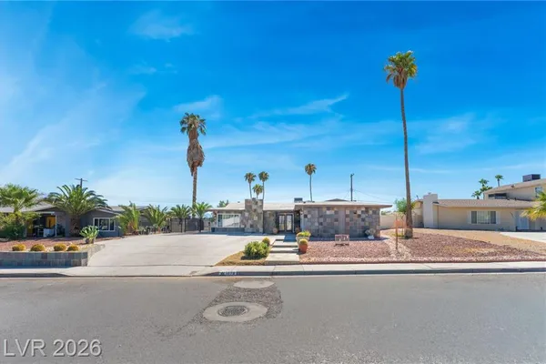 1679 GOLDEN ARROW DR