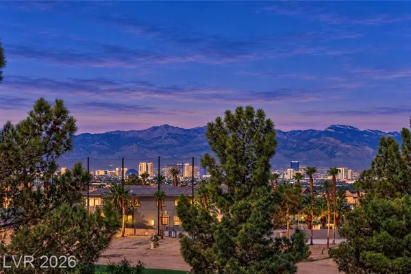 393 VIA SAN REMO CIR