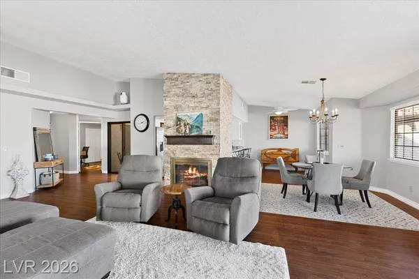 440 AMERICA CT