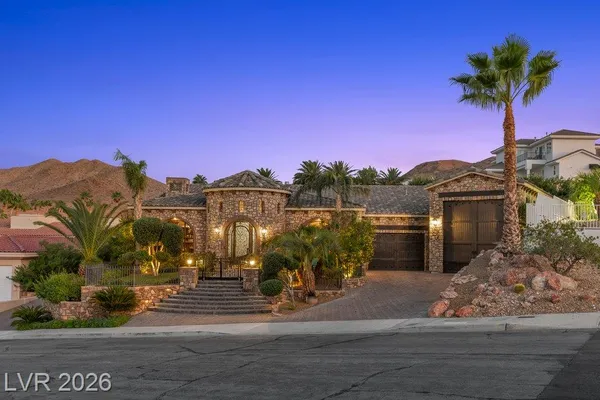 832 TEMPLE ROCK CT
