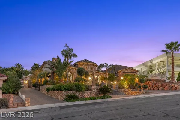 832 TEMPLE ROCK CT