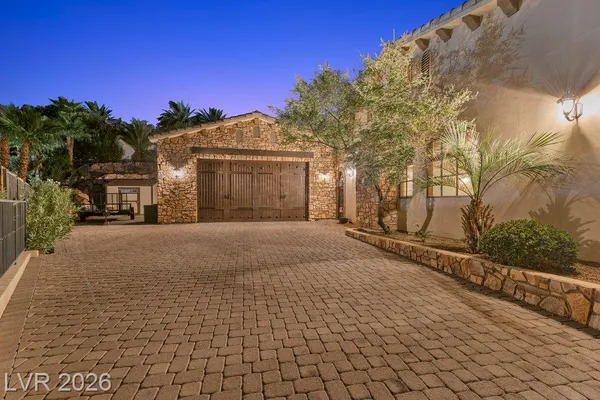 832 TEMPLE ROCK CT
