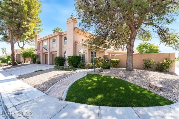 2841 FLORAL PEAK DR