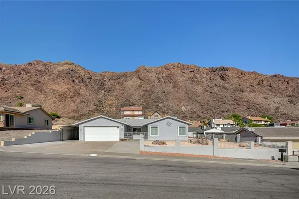 856 MARINA DR