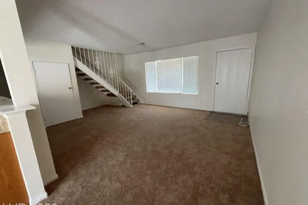 2206 E DESERT INN RD