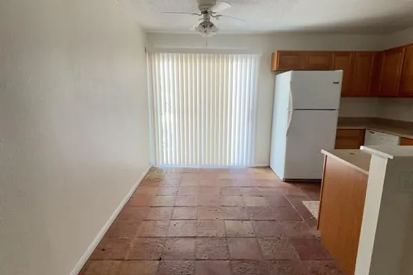 2206 E DESERT INN RD