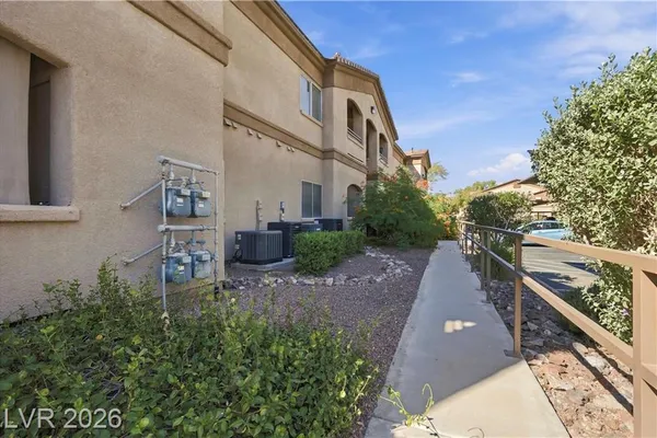 5751 E HACIENDA AVE 234