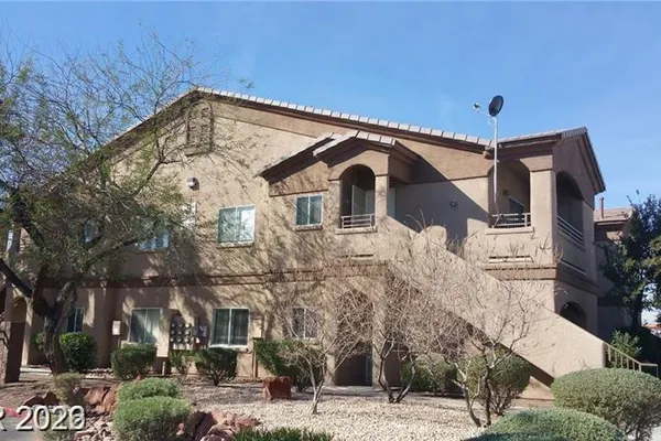 5750 E HACIENDA AVE 202